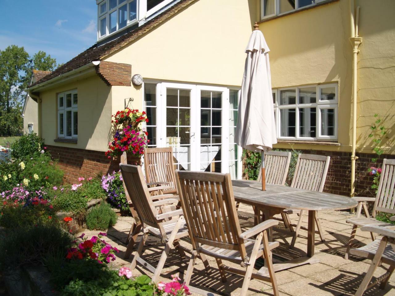 The Newnham White House Bed & Breakfast Baldock Exterior photo